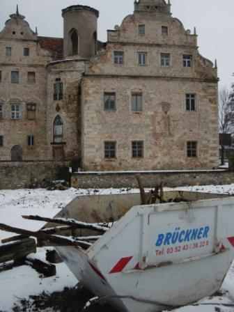 Kampfmittelbeseitigungsdienst untersuchte den nördlichen Teil des Oberauer Schlossteiches